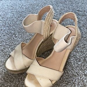 Rialto Tan Wedges - Size 5 1/2